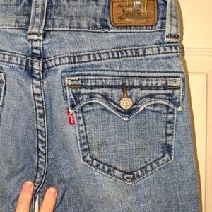 Levi's 542 low rise flare sz 4M
